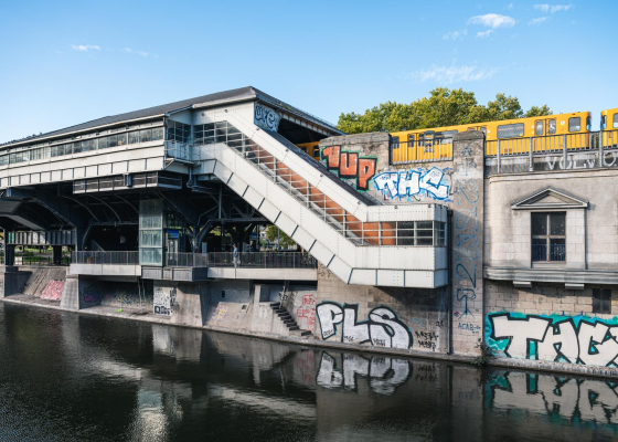 Architektur einer Berliner S-Bahn Station