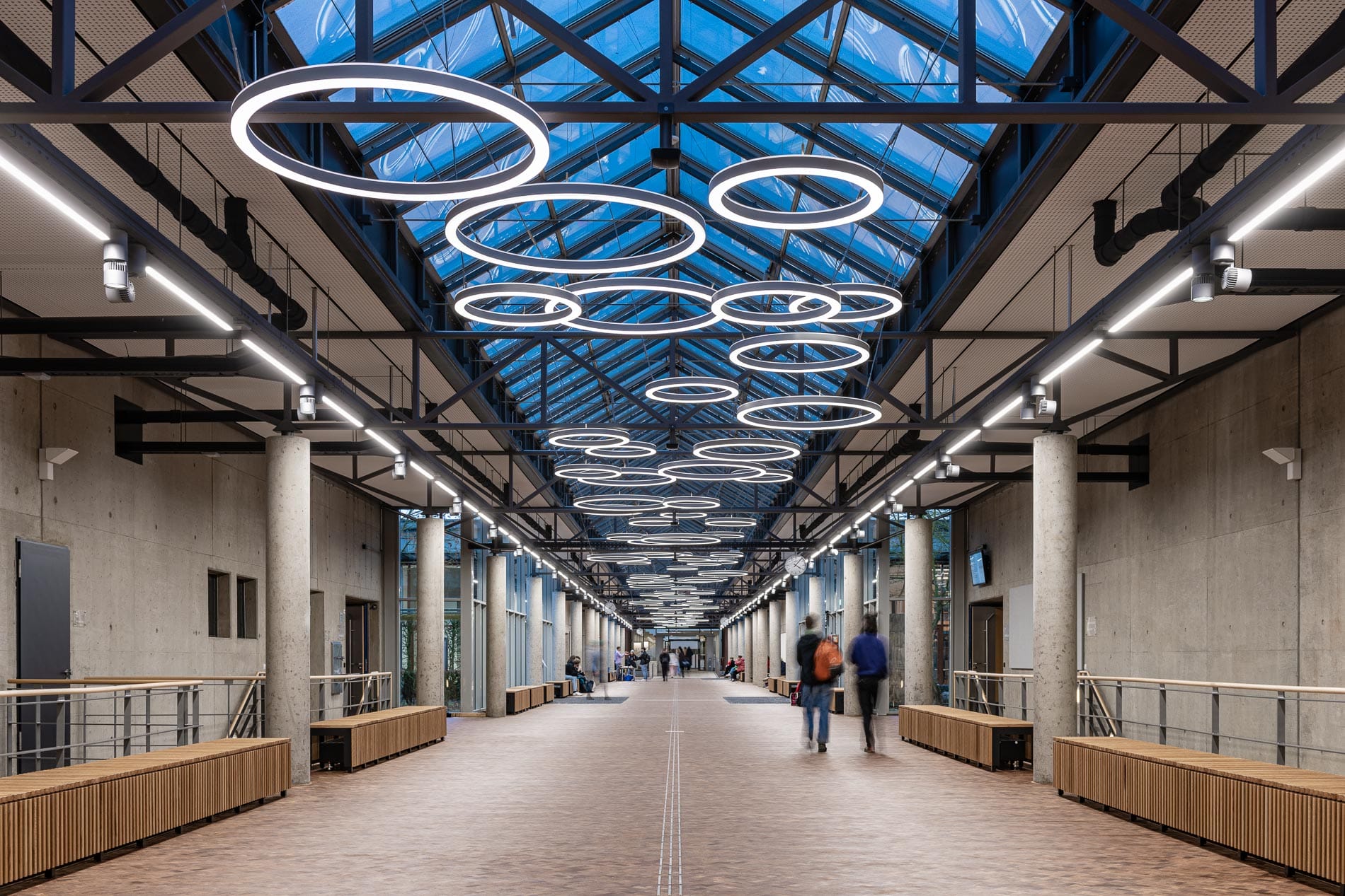 neue Lichtinstallation in der Lüneburger Leuphana Universität, Architekturfotograf Hamburg